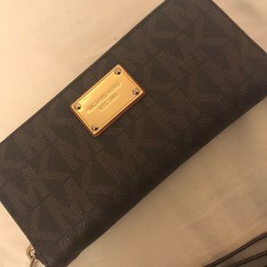 Michael Kors wristlet, wallet! Make an offer!